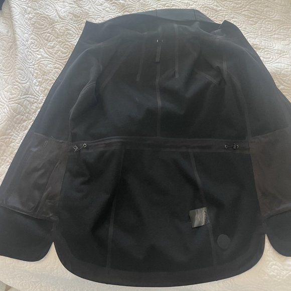 Rare Lululemon Glyde Along Softshell Black Size 2 - Picture 7 of 11